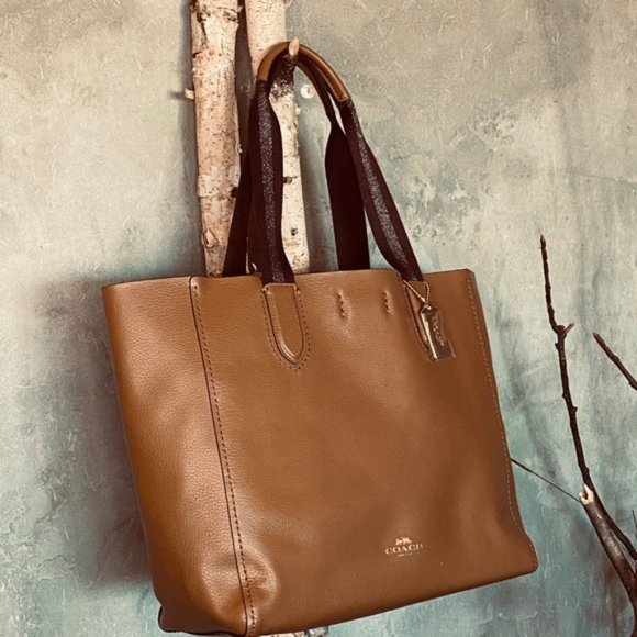 COACH Large Derby Lather Tote in Saddle Leather - Picture 2 of 7